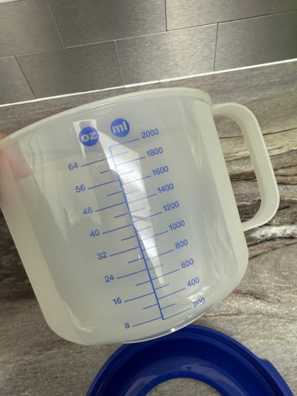 Tupperware Mix n Store - Picture 6 of 7